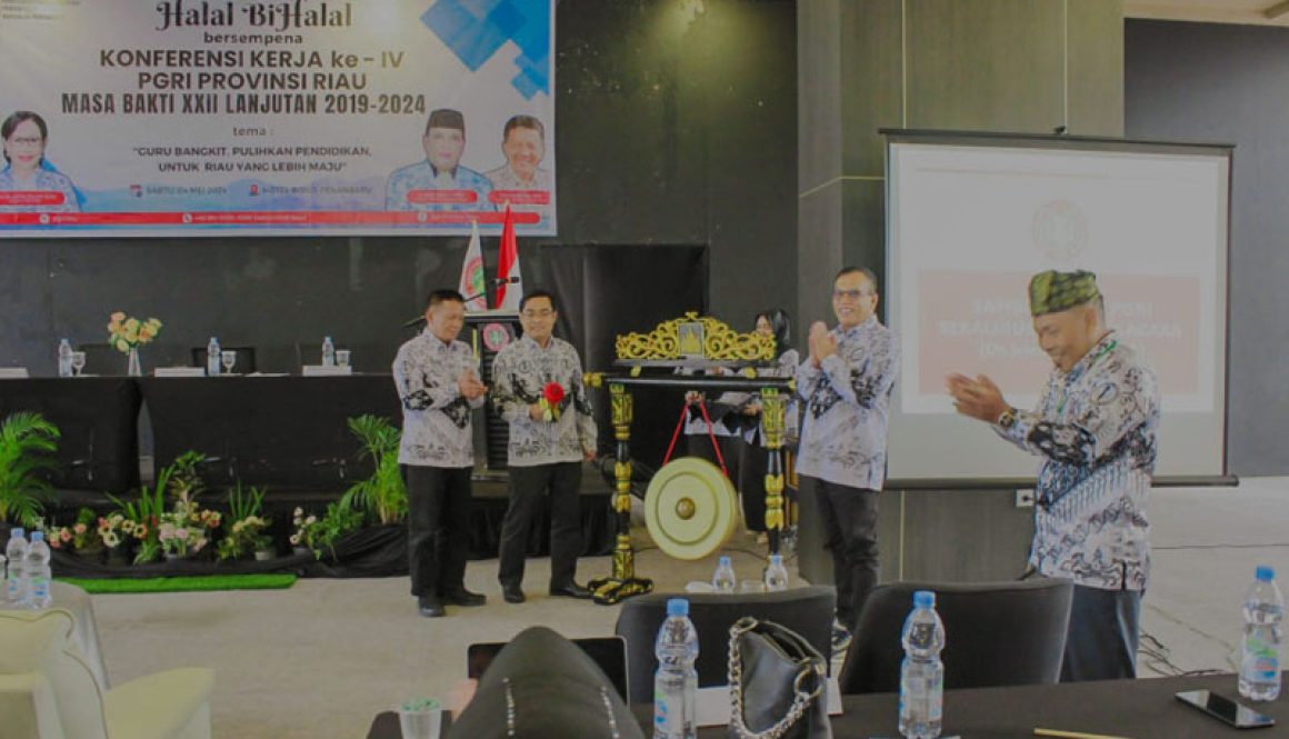 12 PGRI Kabupaten Kota Hadiri Konferensi IV PGRI Riau Tahun 2024