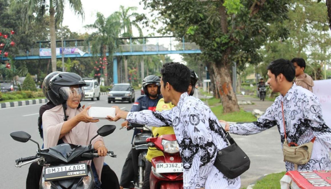 Indahnya Ramadhan, PGRI Riau Bagikan 100 Paket Gratis Buka Puasa