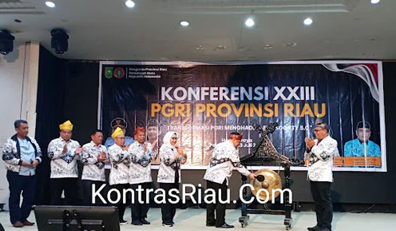 Ketum PB PGRI Hadiri Konferensi PGRI Riau ke XXIII, Prof Unifah Apresiasi Perhatian PJ. Gubernur Riau Hadir Langsung Acara Ini