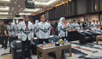 Ketum PB PGRI Pusat Prof Unifah Rosyidi Hadiri Konferensi PGRI Riau ke XXIII